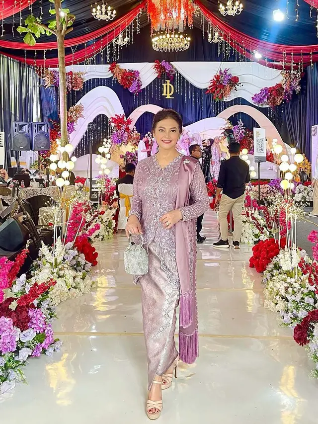 Inspirasi Outfit Kondangan Ala Artis Lawas 90-an/Instagram