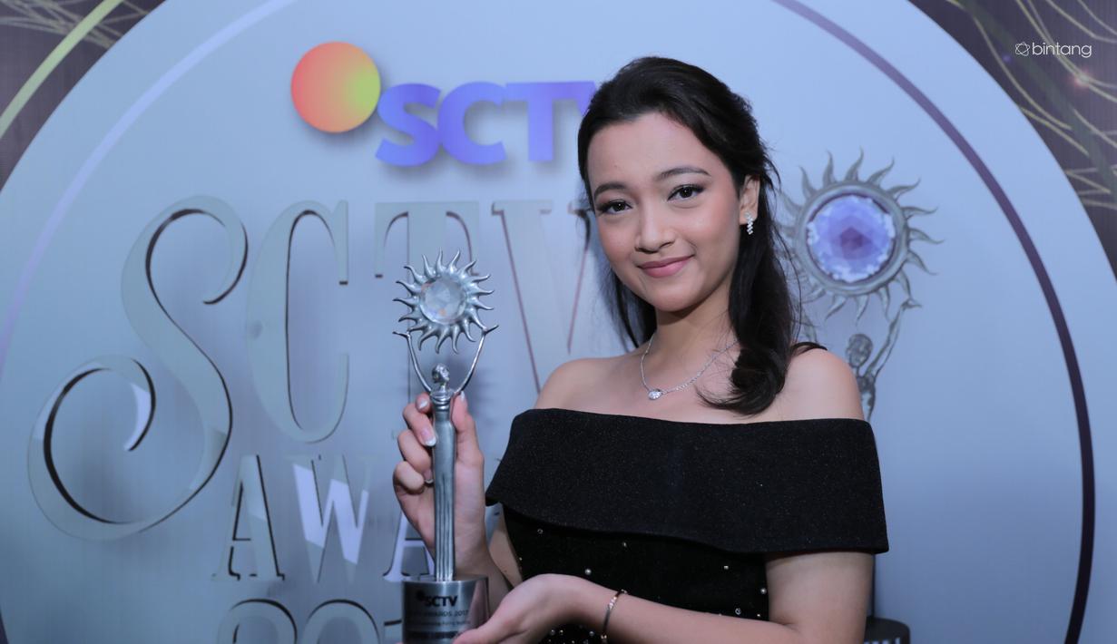 Senyum Kemenangan Para Juara di SCTV Awards 2017 - Celeb ...