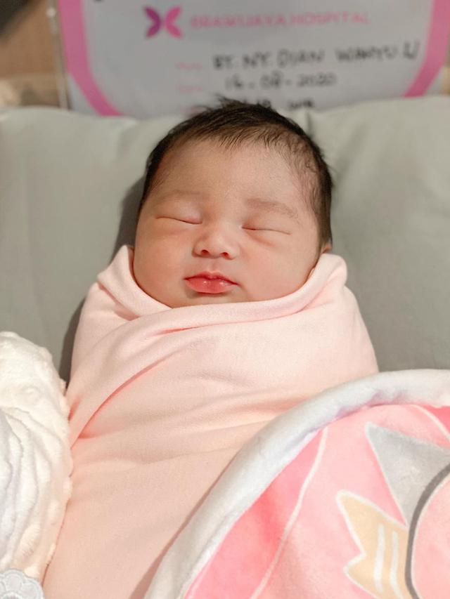 Belum Genap 2 Bulan Ini Potret 7 Anak Artis Tanah Air Yang Lucu Dan Menggemaskan Hot Liputan6 Com