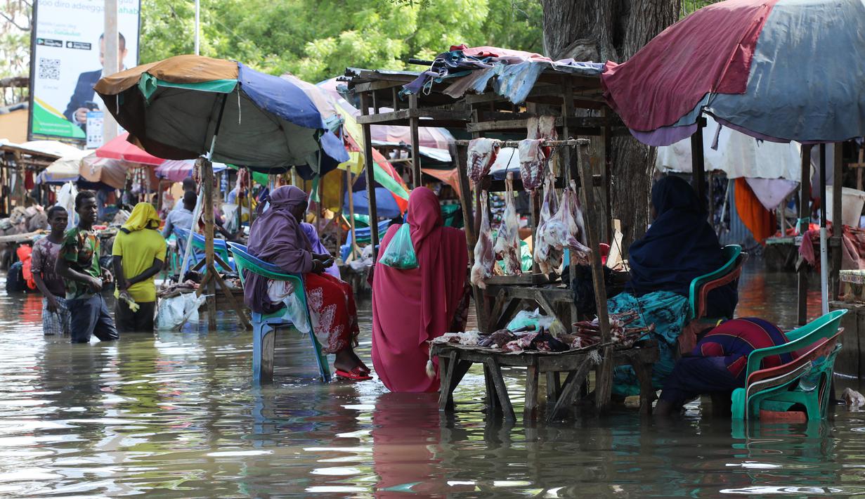 Banjir memaksa ribuan orang meninggalkan rumah mereka, menurut Kantor PBB untuk Koordinasi Urusan Kemanusiaan (OCHA). (AFP/Hasan Ali Elmi)
