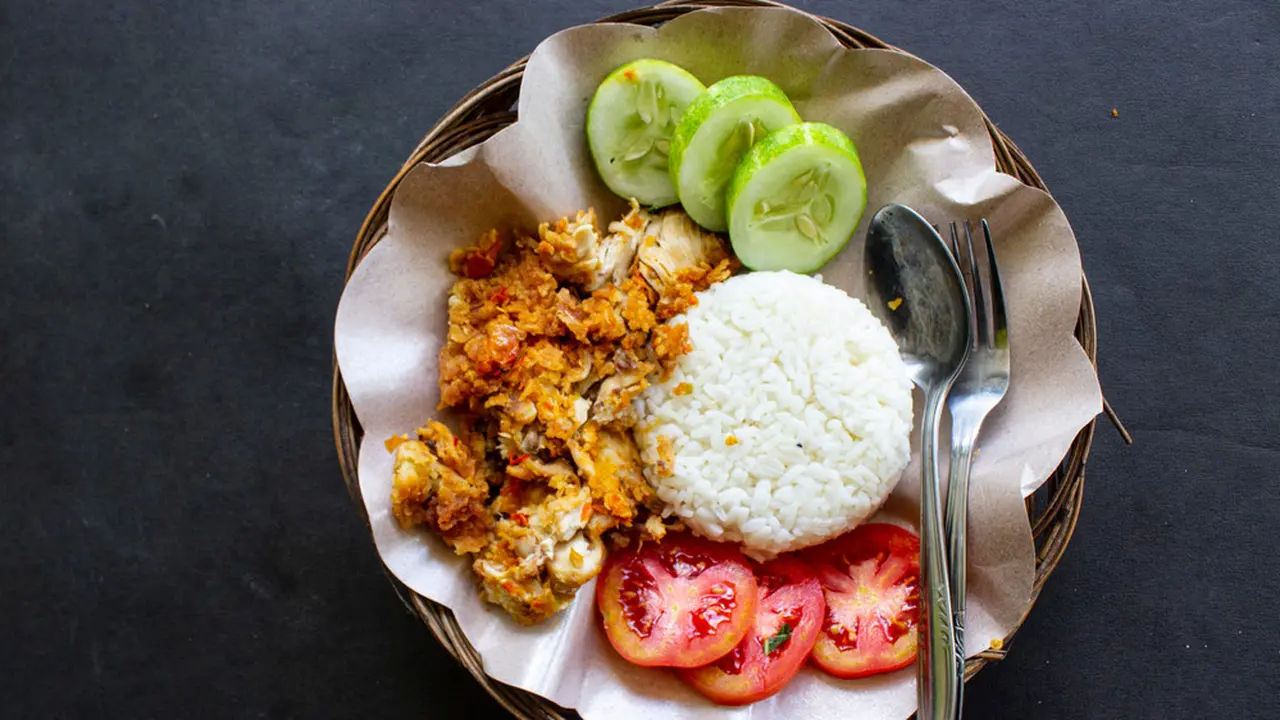 Resep Bikin Ayam Geprek yang Renyah Gurih Pedas Kayak di Warung-Warung