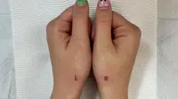 Wanita ini tato tangannya dengan inisial L dan R agar bisa bedakan kanan dan kiri. (Sumber: Instagram/@laurenwinzer)