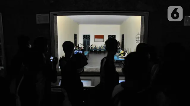 Mengisi Libur Sekolah di Tugu Monas
