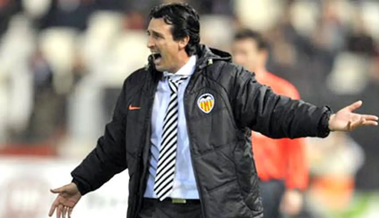 Valencia&#039;s coach Unai Emery during UEFA cup match against Dinamo Kiev at Mestalla Stadium in Valencia, on February, 26 2009. The match ended in a 2-2 draw. AFP PHOTO/DIEGO TUSON