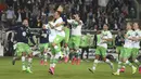 Pemain VfL Wolfsburg mereyakan kemenangan setelah mengalahkan Bayern Munchen lewat adu penalti yang memperebutkan Piala Super Jerman di Wolfsburg, Jerman. (1/8/2015). (Reuters/Fabian Bimmer)