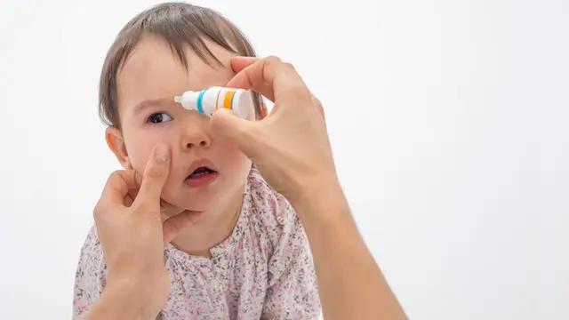 Kiat Atasi Mata Merah Karena Alergi Pada Anak