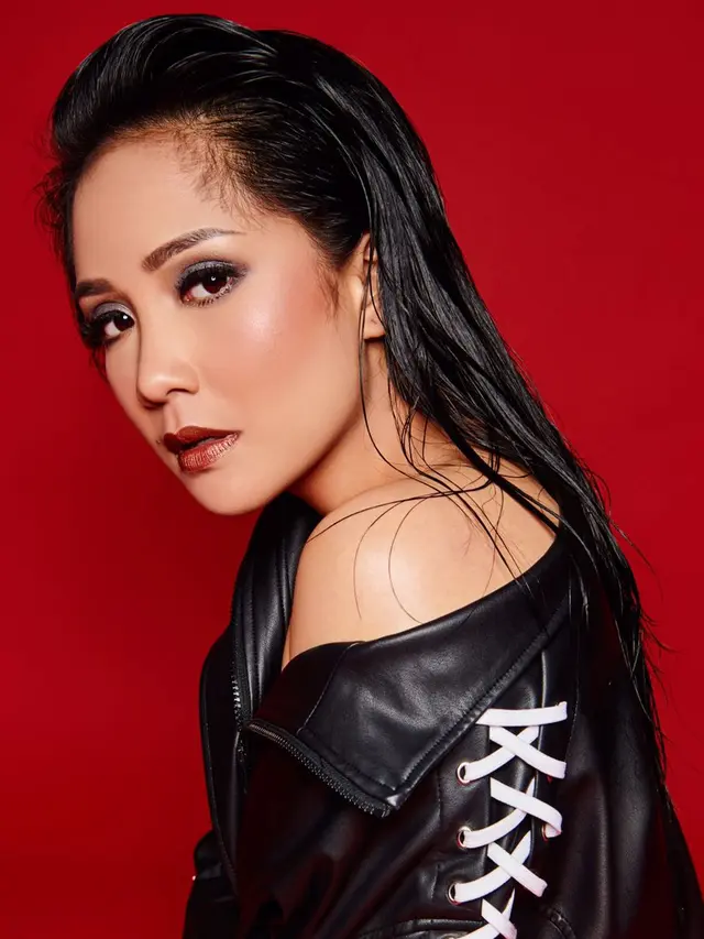 [Bintang] Bikin Pangling, Gaya Edgy Raffi Ahmad-Nagita Slavina Ini Couple Goals Banget!