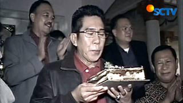 Kejutan Untuk Henry Yosodiningrat Showbiz Liputan6 Com