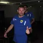 Pelatih Persib, Dejan Antonic menyapa para penggemar usai makan malam di hotel Tyara Plaza, Ciamis. Sabtu (9/4/2016). Persib akan melakoni laga segitiga melawan PSGC Ciamis, Minggu (10/4). (Liputan6.com/Helmi Fithriansyah)