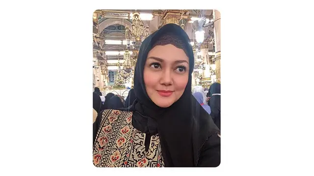 Disebut Seperti Orang Timur Tengah, Ini 6 Potret Bella Saphira Pakai Hijab