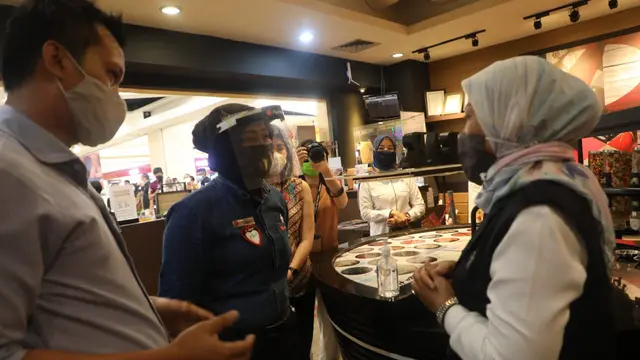 Sidak Mall Kota Kasablanka, Menaker Ida: Protokol Kesehatan Berjalan Baik