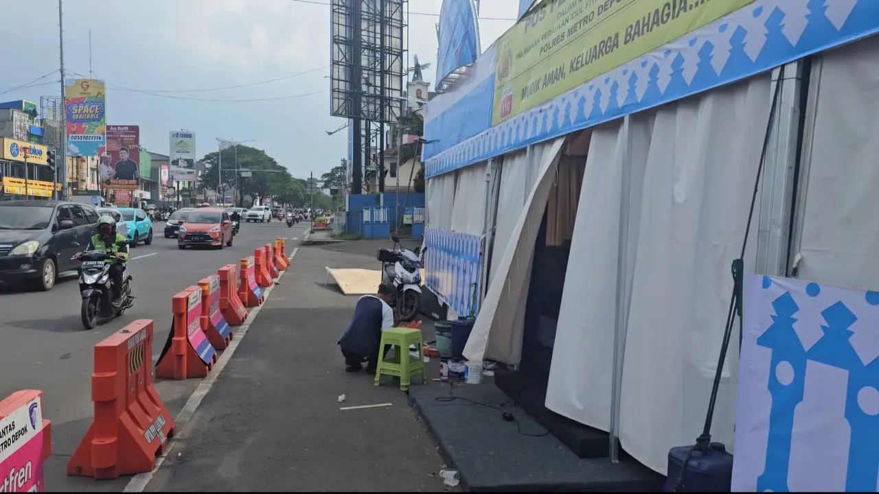Posko Operasi Ketupat Jaya 2026 yang berada di Jalan Raya Margonda, Depok.