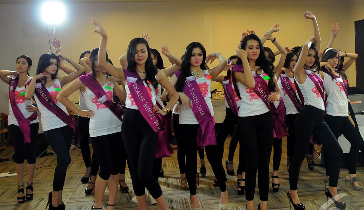 Sebanyak 20 orang finalis Micel 2014 mengikuti kelas koreigrafi, Cawang, Jaktim, Minggu (19/10/2014) , Jaktim, Minggu (19/10/2014) (Liputan6.com/Faisal R Syam)