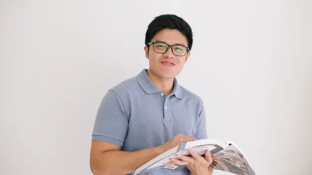 Dokter Dion Haryadi merupakan lulusan Universitas Brawijaya dan kini berpraktik di Apotek Gading Batam Center, Batam. (Foto: Instagram @dionharyadi)