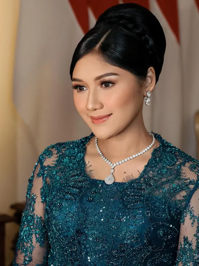 8 Adu Gaya Kondangan Nikita Willy dan Erina Gudono Pakai Kebaya saat Hamil, Bisa Jadi Inspirasi untuk Bumil