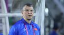 Pelatih Vietnam U-17, Cristiano Rocha Canedo Roland saat laga Grup A Piala AFF U-17 2026 melawan Timnas Indonesia U-17 di Stadion Gelora Delta Sidoarjo, Sidoarjo, Jawa Timur, Minggu (19/04/2026). (Bola.com/M Iqbal Ichsan)