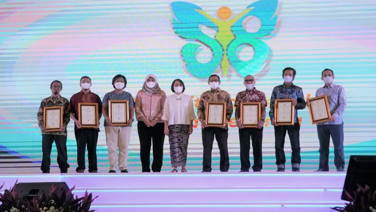 Liputan6.com Terima Anugerah Media dan Jurnalis Peduli Kesehatan 2022