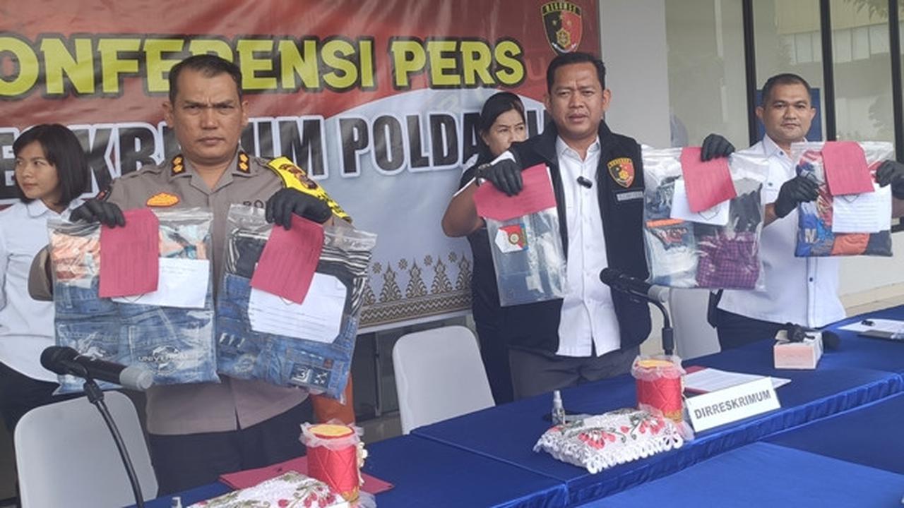 Konferensi pers pengungkapan kasus pencabulan anak di bawah umur di Polda Riau.