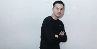 Bintang film dan sinetron Herjunot Ali melebarkan kariernya di dunia musik. Satu single telah diluncurkan berjudul W. Tak menyangka single perdananya mendapat respon positif dari musisi senior. (Nurwahyunan/Bintang.com)