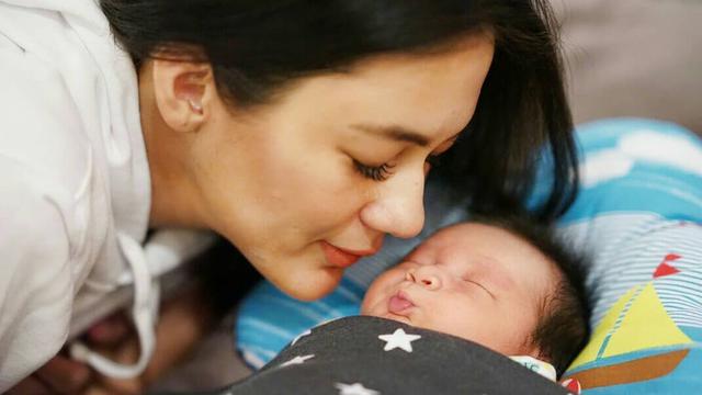 [Fimela] Paula Verhoeven dan Baim Wong