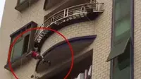 Seorang bocah bermain petak umpet bersama neneknya nekat lompat dari lantai 5 sebuah apartemen. (Shanghaiist)