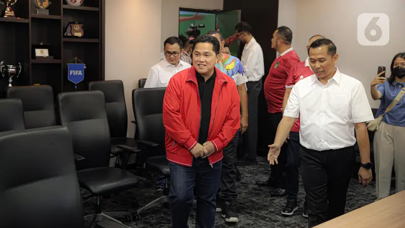 Didampingi Sultan Milenial, Erick Thohir Resmi Daftar Jadi Calon Ketua Umum PSSI