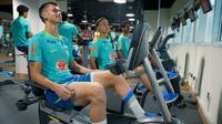 Para pemain Timnas Brasil U-17 menjalani sesi pemulihan sebagai persiapan jelang menantang Timnas Indonesia U-17 dalam laga kedua grup H Piala Dunia U-17 2025 di Lapangan 7 Aspire Zone, Doha, Qatar pada Jumat (7/11/2025). (Dok.&nbsp;Nelson Terme / CBF)