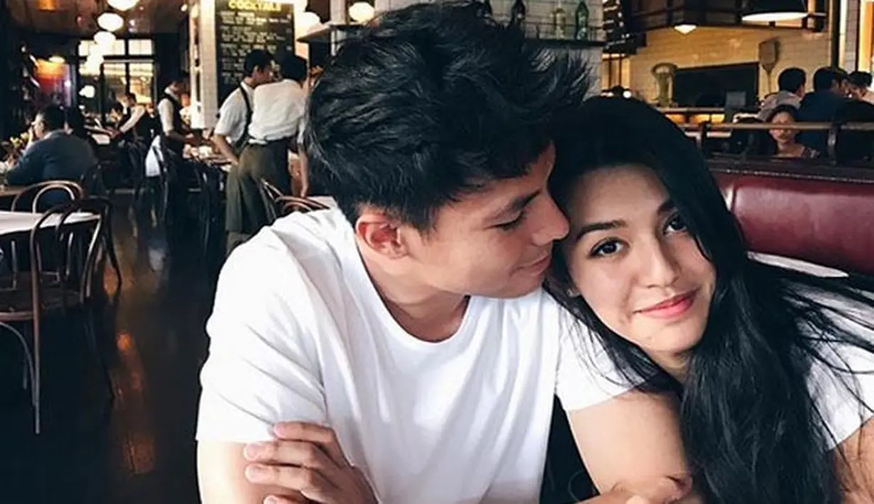 "Banyak hal, biasanya menghabiskan waktu sama keluarga. Lebih ke keluarga biar bisa saling mengenal lagi," pungkas Fero Walandouw. (Instagram/susansameeh)