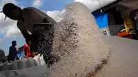 Situs video LiveLeak yang pertama kali menyebarkan adegan pembuatan beras plastik ke warga dunia.