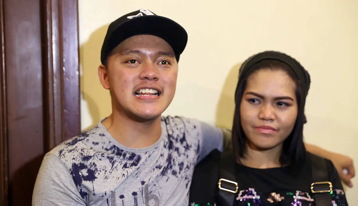 "Terkadang ada yang direncanakan ada juga yang spontanitas. Makanya kalau teleponan nggak bisa sebentar. Aku tuh mau ikut DA3 karena lihat dia. Dalam hati, aku bisa nih kayak dia," ujar Weni. (Nurwahyunan/Bintang.com)