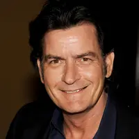 Charlie Sheen mendadak menjadi perbincangan setelah kabar dirinya terjangkit virus HIV mencuat ke publik. (AFP/Bintang.com)