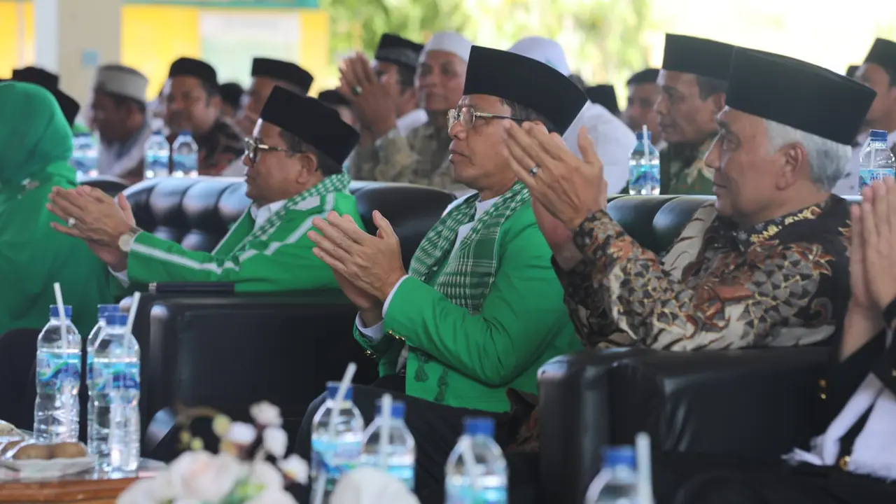 Plt Ketua Umum Partai Persatuan Pembangunan (PPP) Muhamad Mardiono bersilaturahmi ke Dayah Modern Tgk Chiek Oemar Diyan, Kabupaten Aceh Besar. (Istimewa)