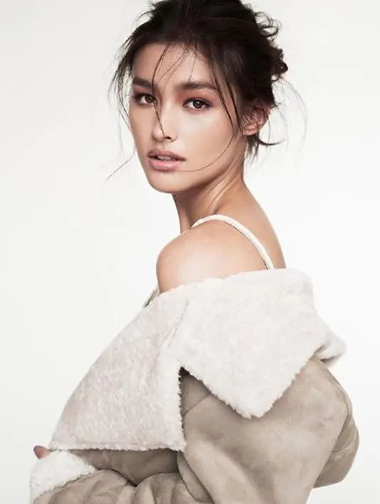 Liza Soberano sudah tiga kali masuk daftar wanita tercantik versi TC Chandler. Namun, ini adalah kali pertama aktris berusia 20 tahun tersebut berada di posisi teratas. (instagram.com/lizasoberano)