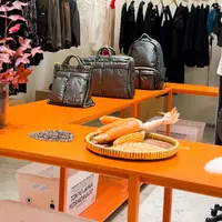 Di usia ke-90 tahun ini, rumah produksi tas ternama tersebut merayakan perjalanannya dengan cara yang istimewa yaitu menghadirkan kembali seri legendaris PORTER “TANKER” dalam versi terbaru bertajuk “ALL NEW TANKER.” (foto/dok: porter)