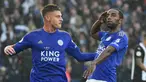 Pemain Leicester City Ricardo Pereira (kanan) melakukan selebrasi usai mencetak gol ke gawang Newcastle United pada pertandingan Liga Inggris di Stadion King Power, Leicester, Inggris, Minggu (29/9/2019). Leicester membantai Newcastle 5-0. (AP Photo/Rui Vieira)