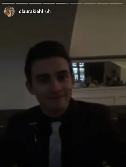 Melihat kemesraan yang ditunjukan Cinta dan Michael Johnston, tak jarang warga net berkomentar memuji kemesraan mereka. Selain itu ada juga yang menyebut mereka sungguh menggemaskan. (Instastory/Cintalaurakiehl)