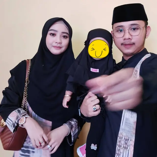 Hamil Anak Kedua, Ini 6 Potret Keluarga Kecil Ega Noviantika dan Rafly D'Academy