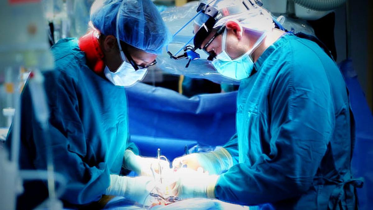 Sarung Tangan Tertinggal di Tubuh Pasien Pascaoperasi