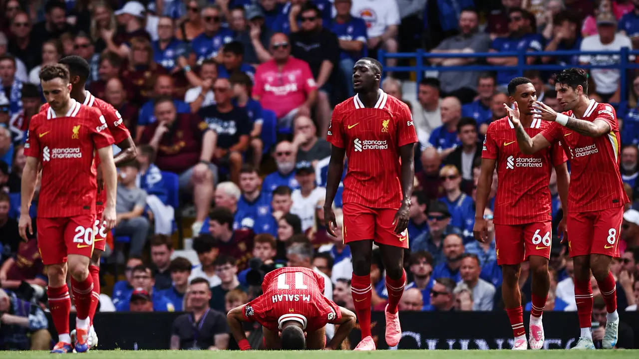 Ipswich Town melawan Liverpool.