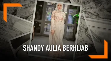 Shandy Aulia memilih bersikap terbuka dengan adanya perbedaan agama di keluarganya. Hal inilah yang mendasari keputusannya tampil berhijab saat menghadiri acara buka bersama keluarganya.