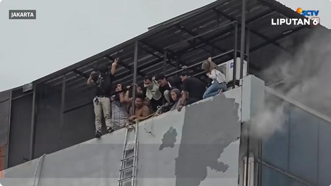 Kronologi Kebakaran Gedung Terra Drone Diduga Berasal dari Baterai di Lantai 1