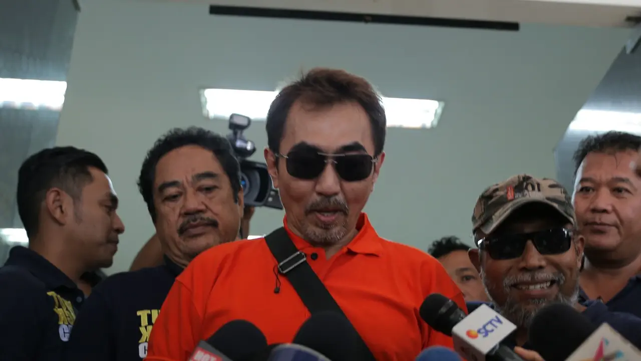 [Bintang] Gatot Brajamusti 
