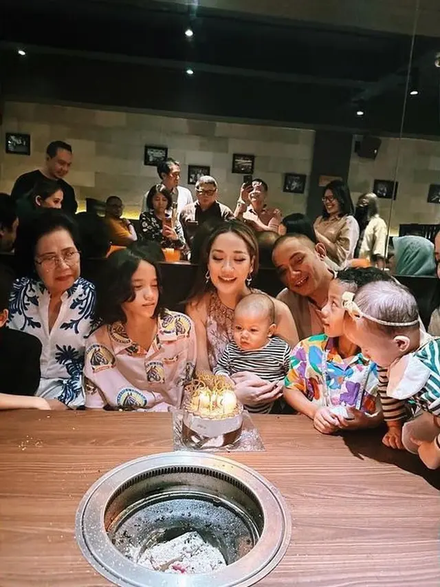 7 Potret Kedekatan Noah Anak BCL dengan Tiko Aryawardhana, Telah Direstui