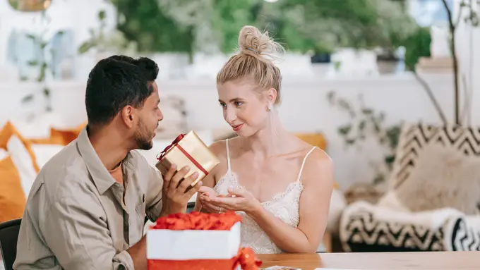 Ide Hadiah Akhir Tahun 2022 Berkesan untuk Orang Terkasih dari Kate Spade New York