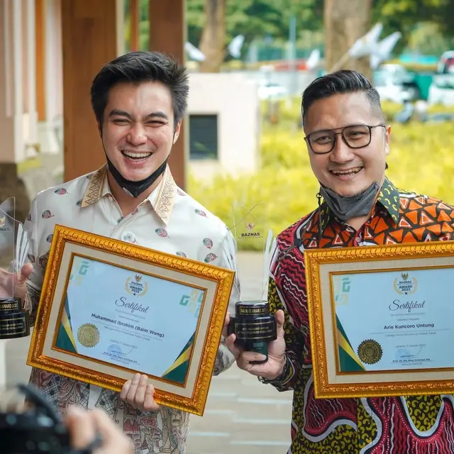Baim Wong Dianugerahi Artis Peduli Zakat
