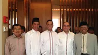 Foto Jokowi bersama JK, Anies Baswedan, Alwi Sihab, dan Hasyim Muzadi, sebelum umrah (istimewa)