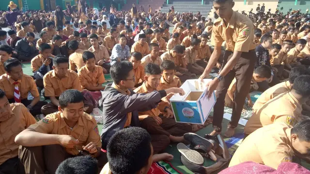 Aksi penggalan dana SMKN 1 Garut buat korban gempa NTB