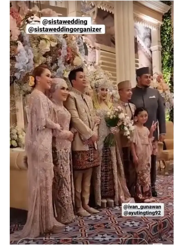6 Potret Ivan Gunawan dan Ayu Ting Ting di Pernikahan Syifa, Didoakan Berjodoh