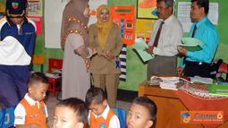 Citizen6, Subang: Sekolah Taman Kanak-kanak (TK) Angkasa Lanud Suryadarma, Kalijati, Selasa (9/8) menjalani akreditasi sekolah dari Tim Asesor Kabupaten Subang. (Pengirim: Dodo)