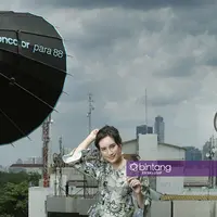 Eksklusif Tatjana Saphira, si cantik yang berbakat di dunia akting. (Foto: Galih W Satria, Wardrobe: @genthelabel, Earrings: @_sits, MuA: @sarahsadiqa, Stylist: Indah Wulansari, DI: Muhammad Iqbal Nurfajri/Bintang.com)